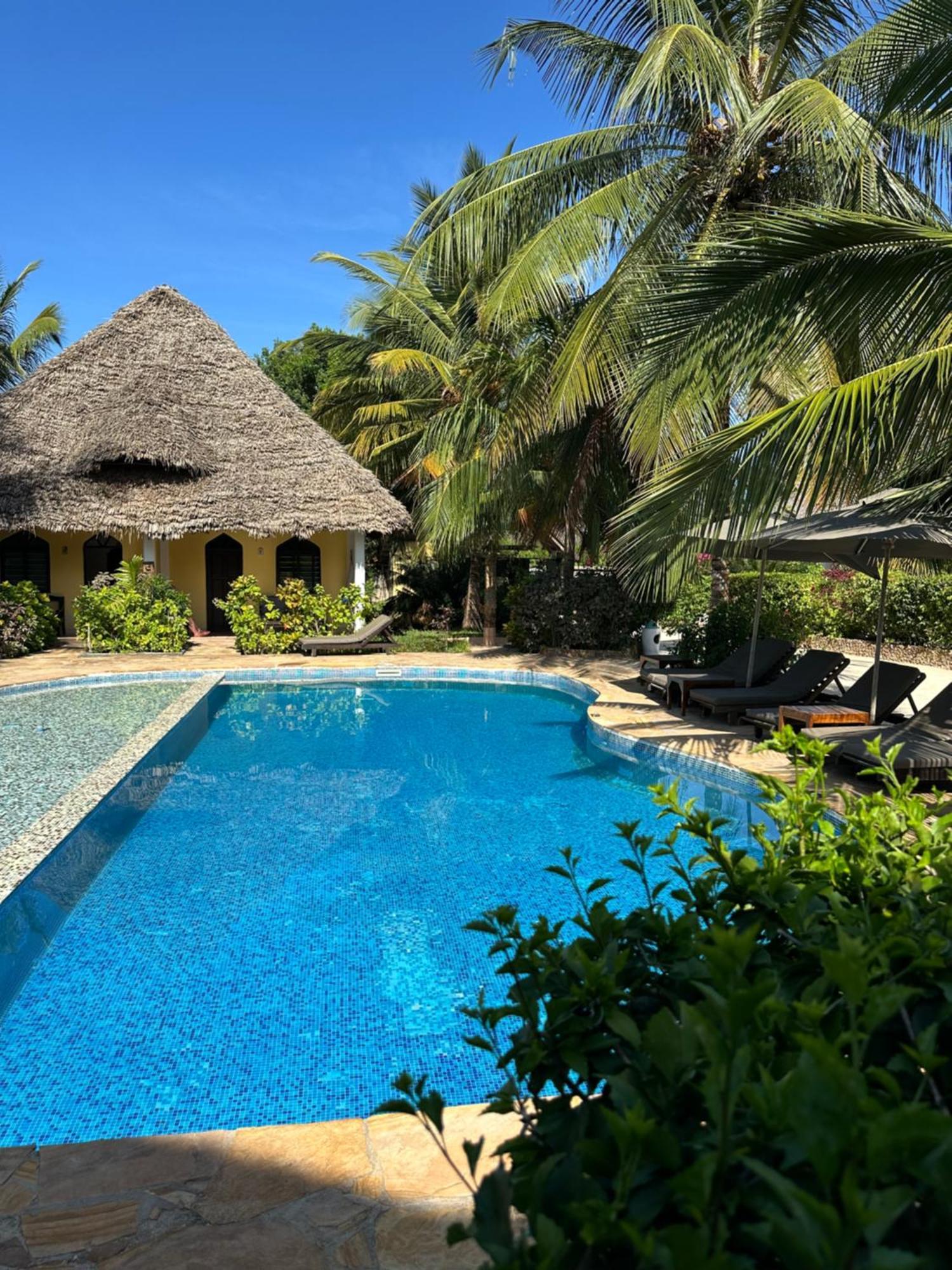 Kiwengwa Bungalow Boutique Resort Exterior photo
